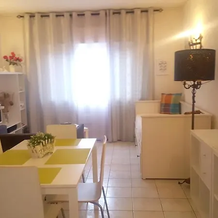 Charming In - 50 Sqm - Balcony With View Quarteira
